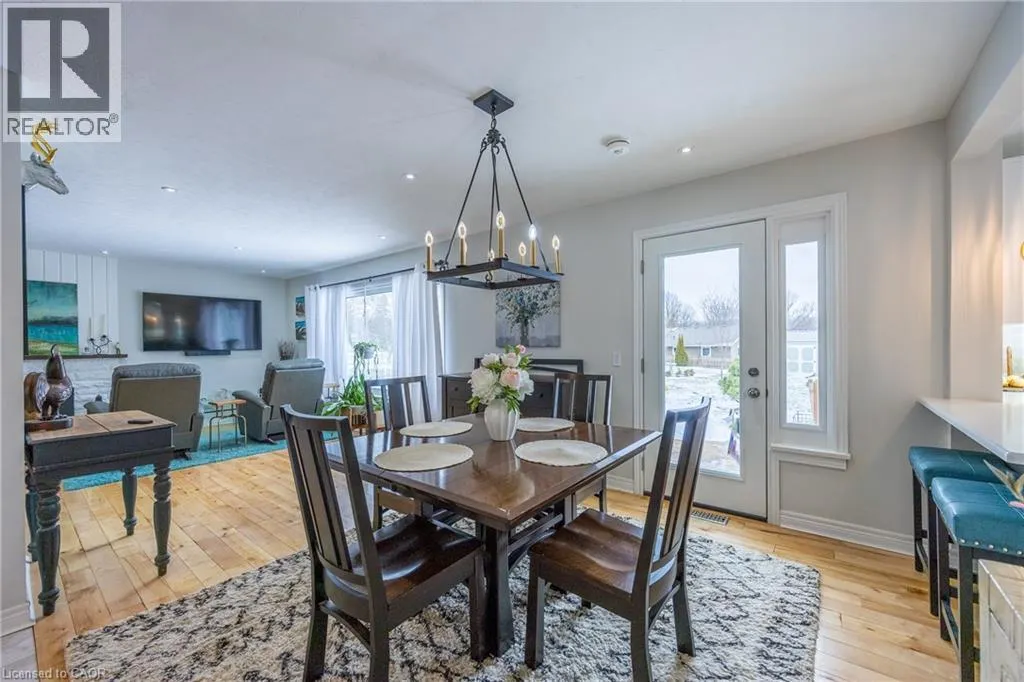 6 RYERSE Crescent