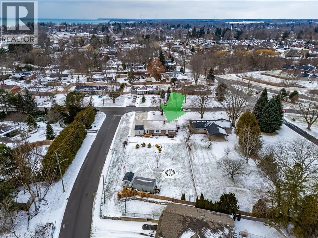 6 RYERSE Crescent