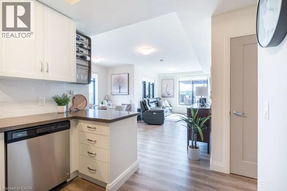 30 HAMILTON Street S Unit# 305, #305
