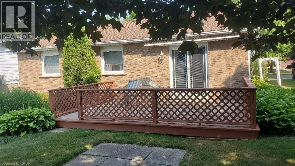18 MAGWOOD Court