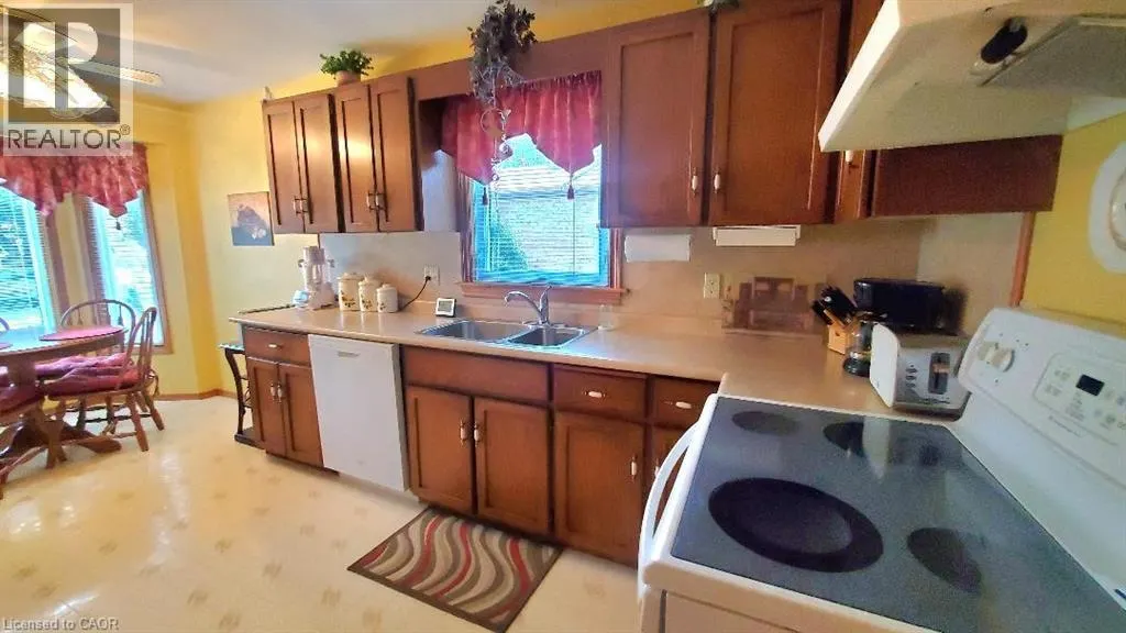 18 MAGWOOD Court