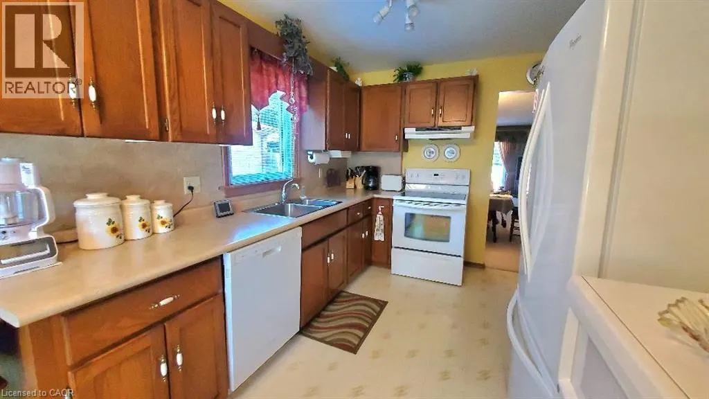 18 MAGWOOD Court