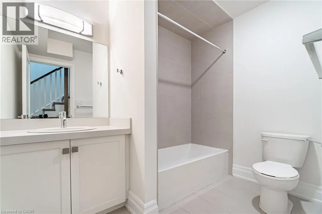760 LAKESHORE Road E Unit# 202, #202