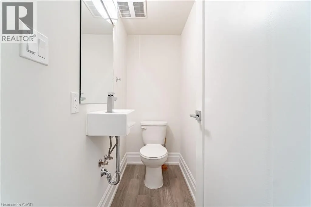 760 LAKESHORE Road E Unit# 202, #202