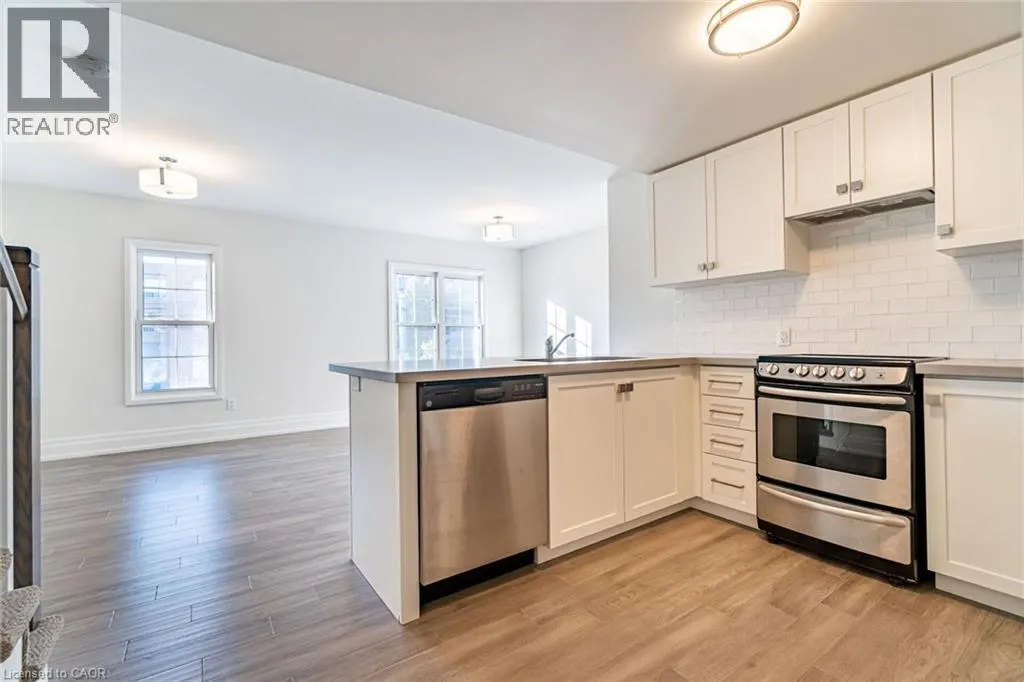 760 LAKESHORE Road E Unit# 202, #202