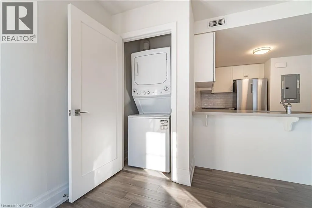 760 LAKESHORE Road E Unit# 202, #202