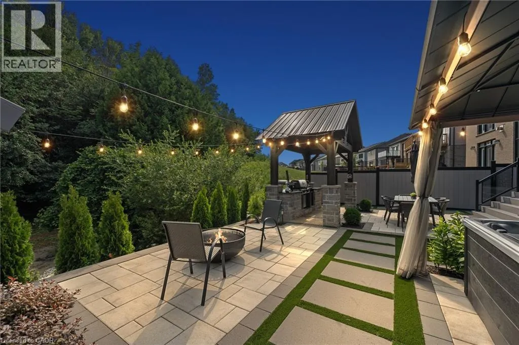 521 BRIDGEMILL Crescent