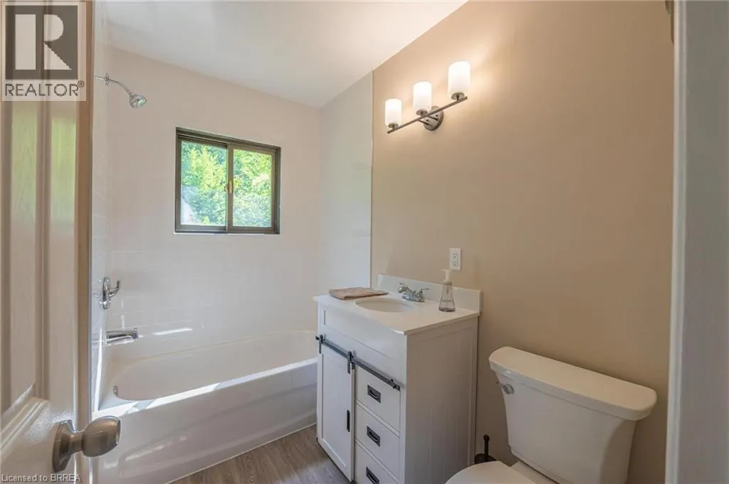 1044 ENGLISH Circle