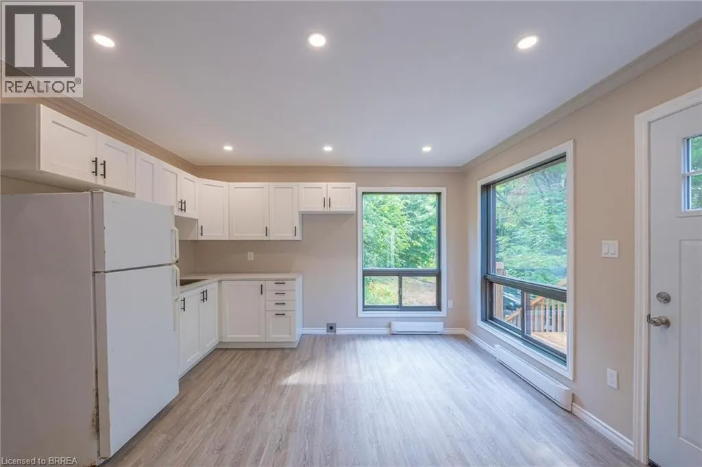1044 ENGLISH Circle