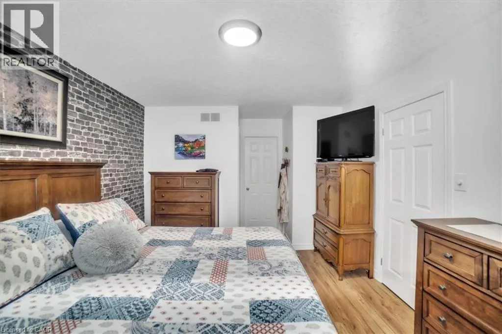 84 DOCTOR MOORE Court