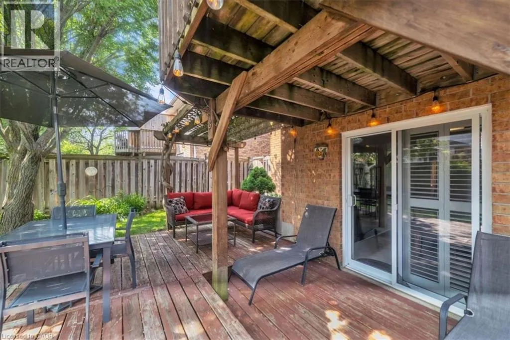 84 DOCTOR MOORE Court