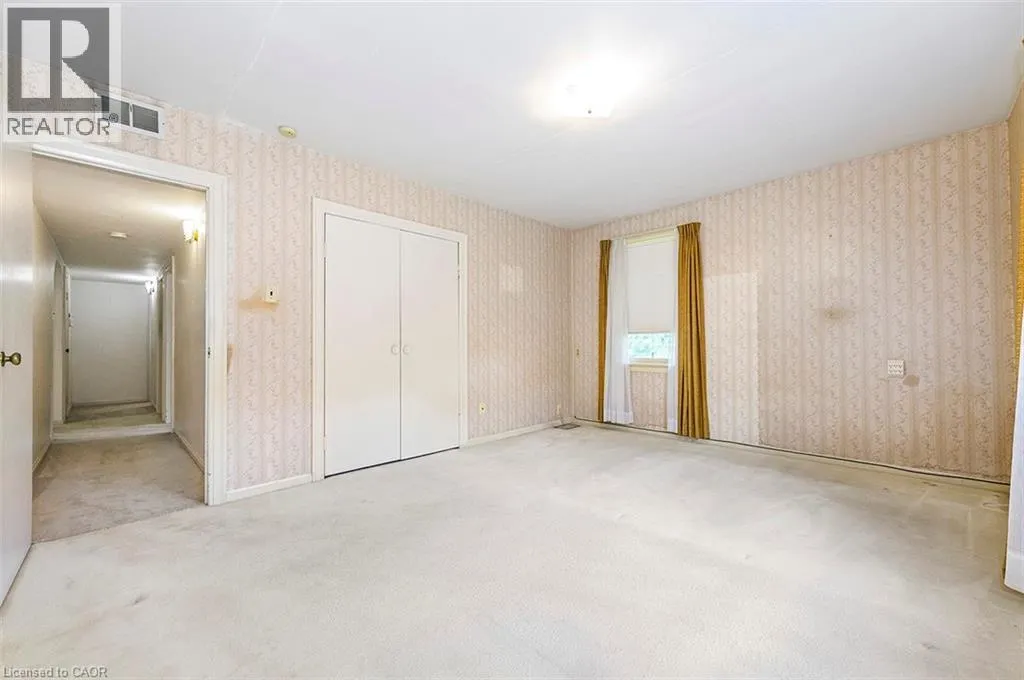 18 SULLIVAN'S Lane