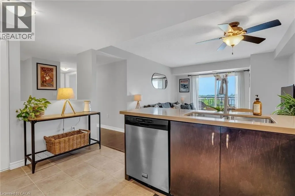 60 LYNNMORE Street Unit# 414, #414