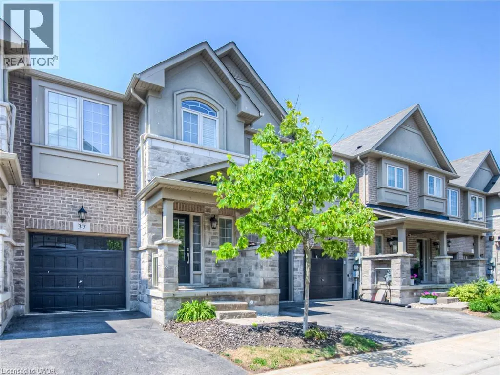 215 DUNDAS Street E Unit# 38, #38