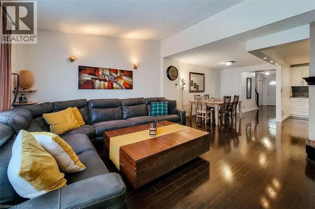 339 MACINTOSH Drive