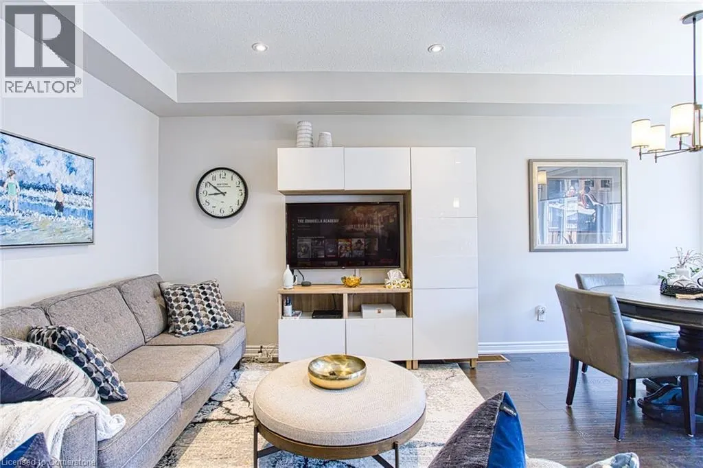 42 PINOT Crescent