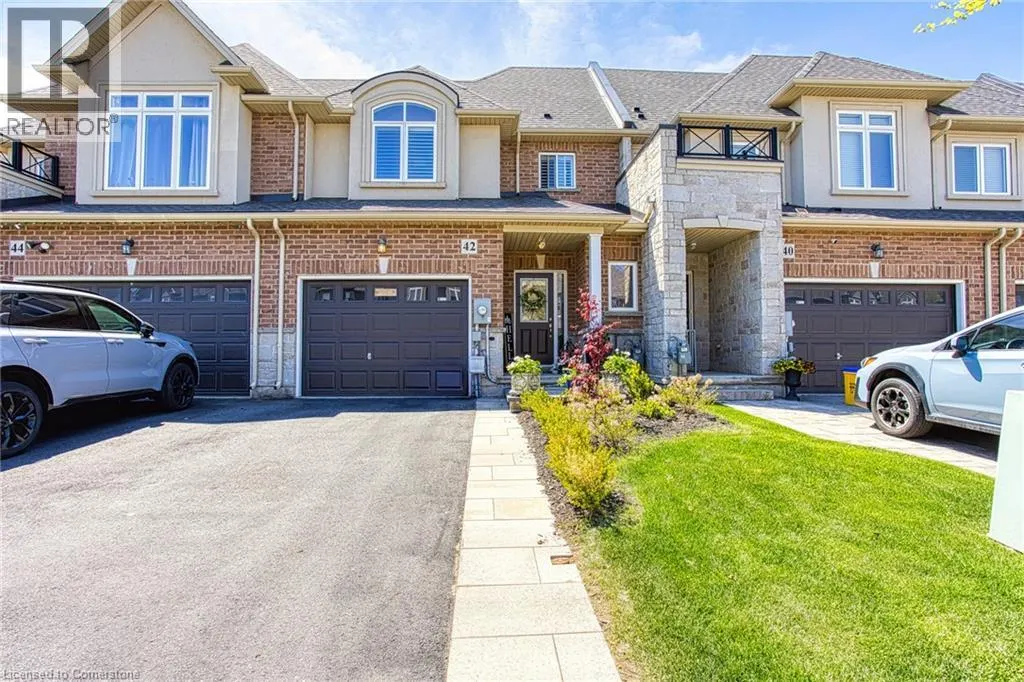 42 PINOT Crescent