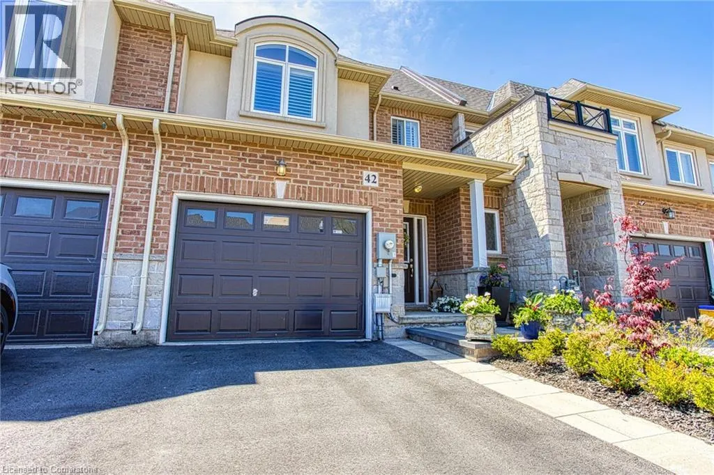 42 PINOT Crescent