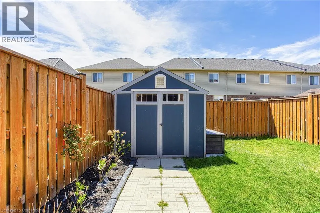 42 PINOT Crescent