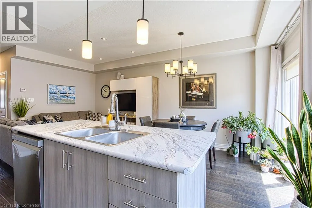 42 PINOT Crescent