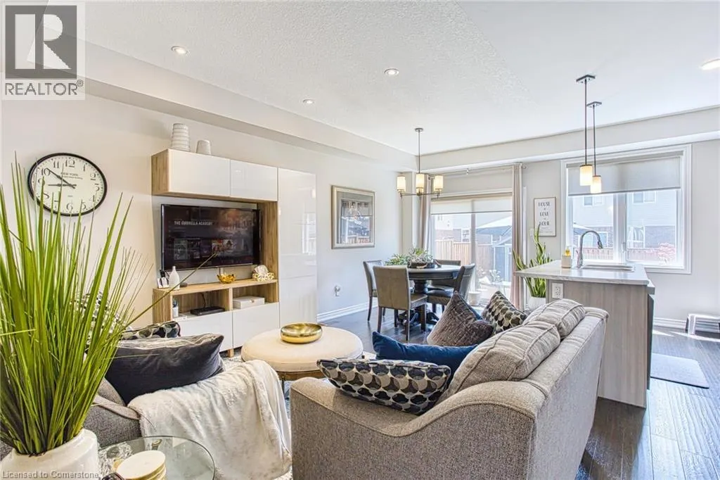 42 PINOT Crescent