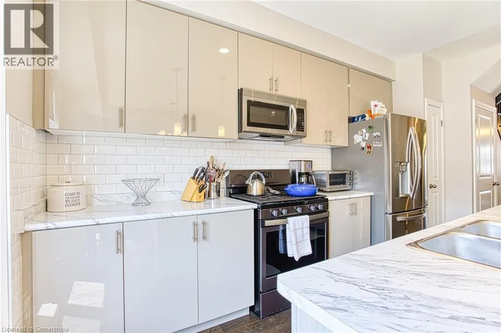 42 PINOT Crescent