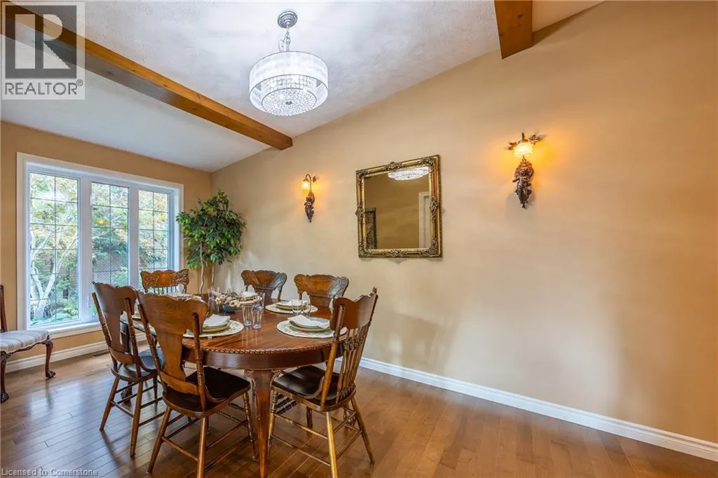 222 DUNCOMBE Road