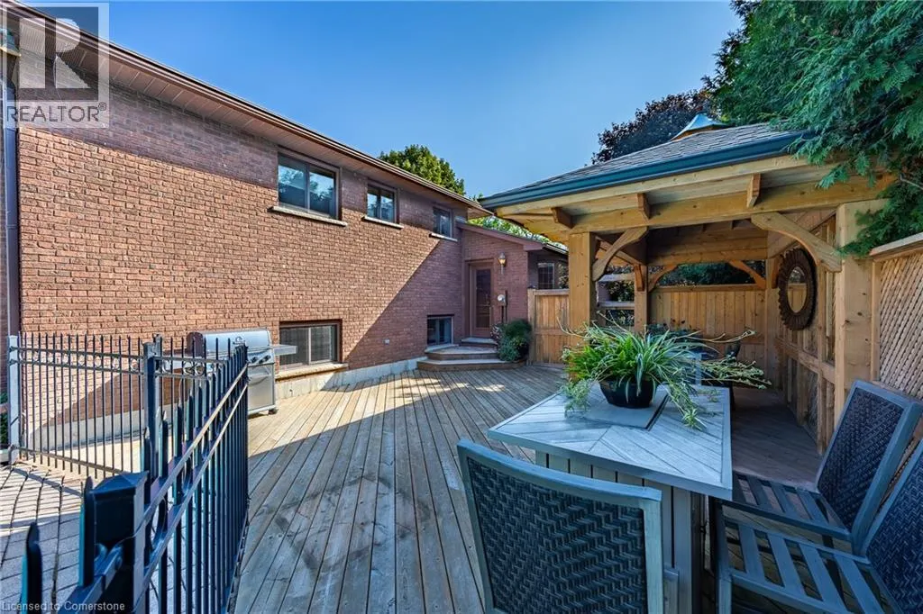 222 DUNCOMBE Road