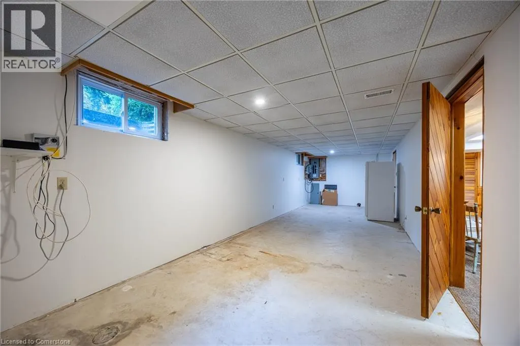 222 DUNCOMBE Road