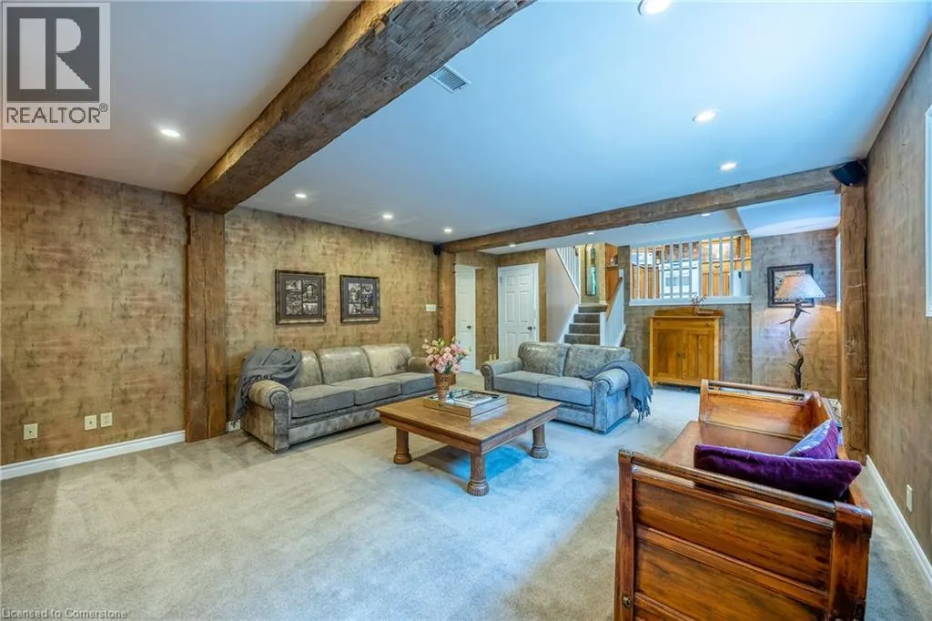 222 DUNCOMBE Road