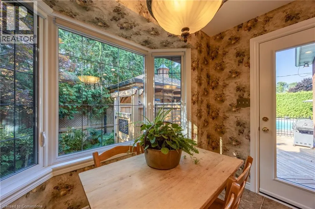 222 DUNCOMBE Road