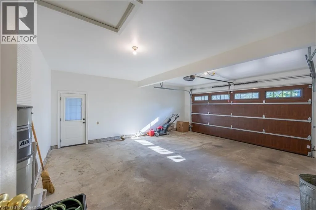 222 DUNCOMBE Road