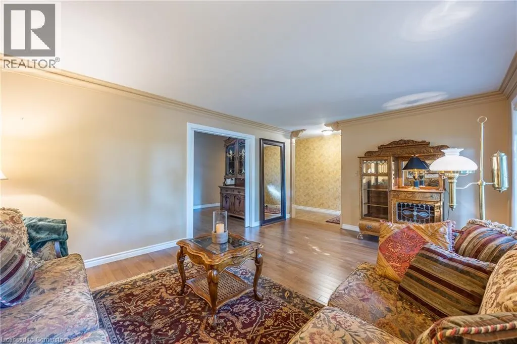222 DUNCOMBE Road