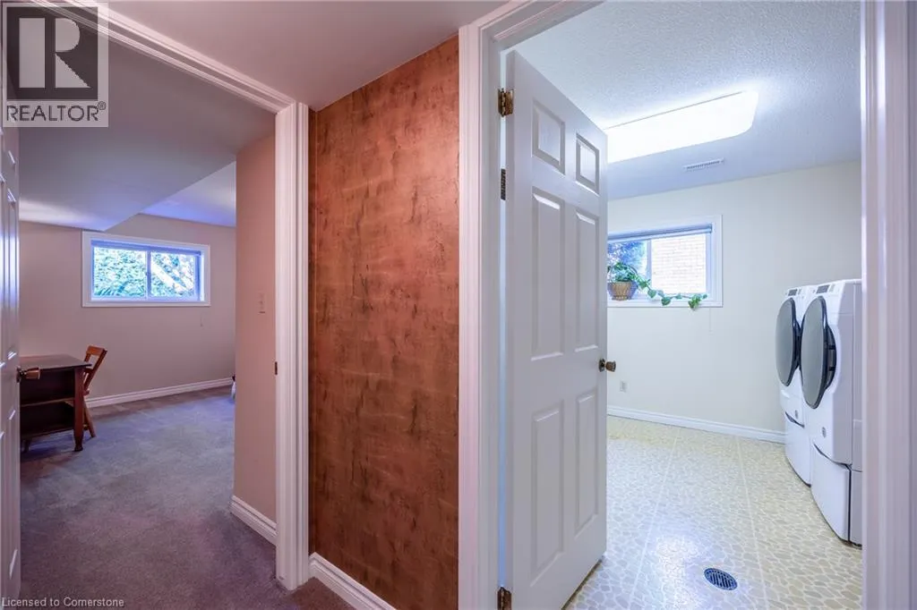 222 DUNCOMBE Road