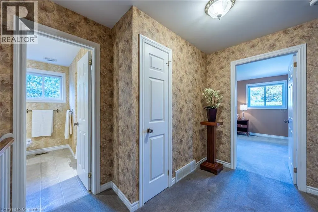 222 DUNCOMBE Road
