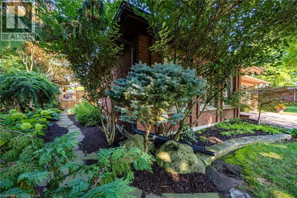 222 DUNCOMBE Road