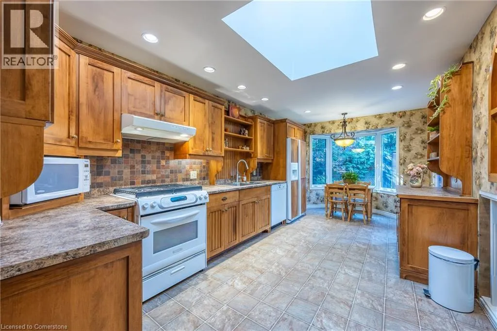 222 DUNCOMBE Road