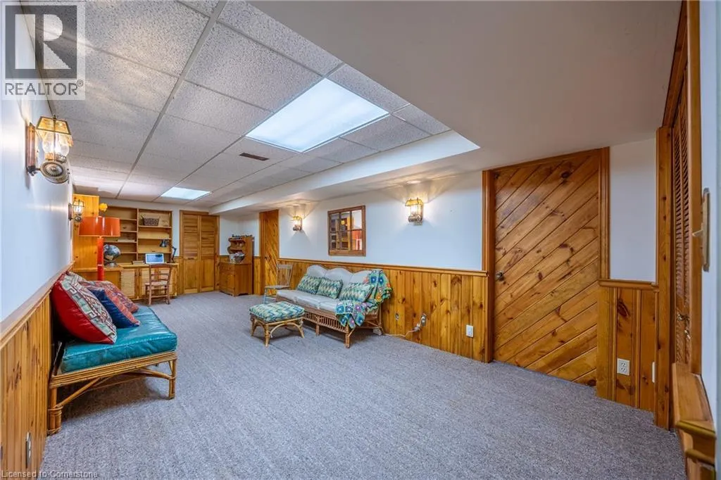 222 DUNCOMBE Road