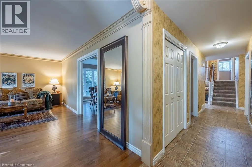 222 DUNCOMBE Road