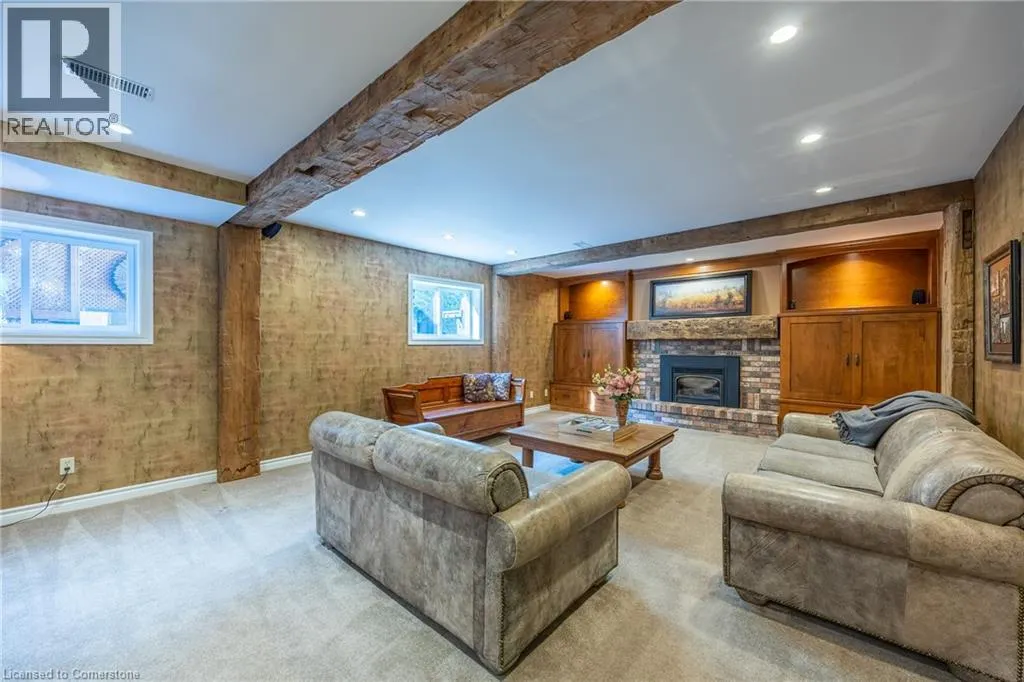222 DUNCOMBE Road