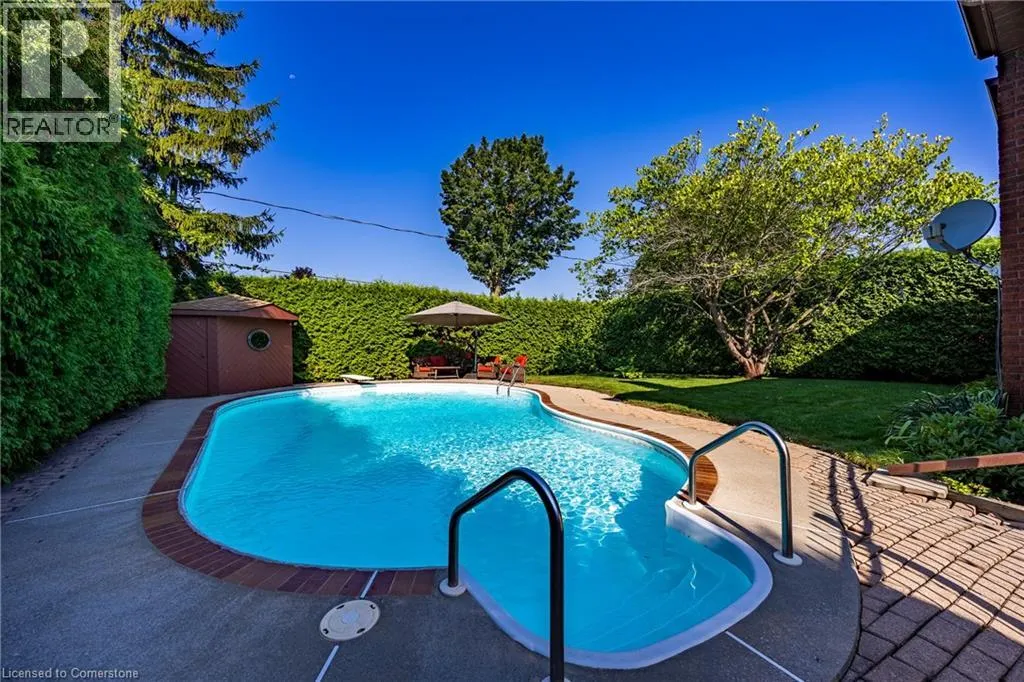 222 DUNCOMBE Road