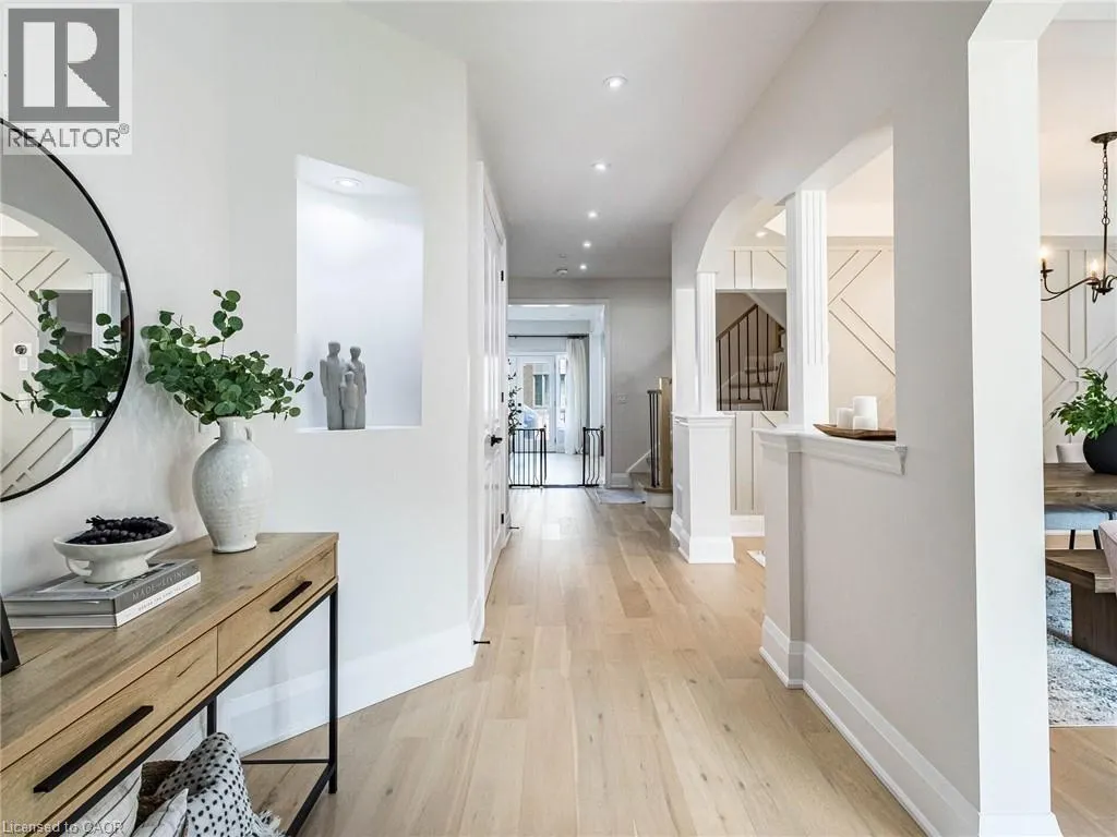 144 BLOOMSBURY Avenue