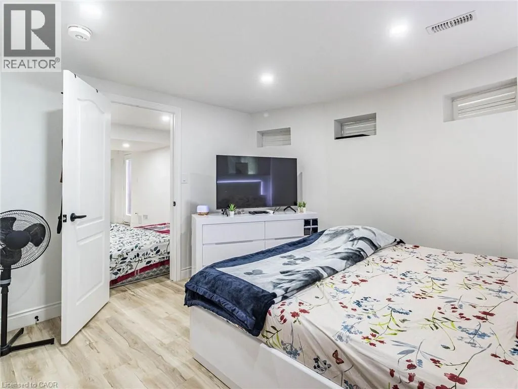 144 BLOOMSBURY Avenue