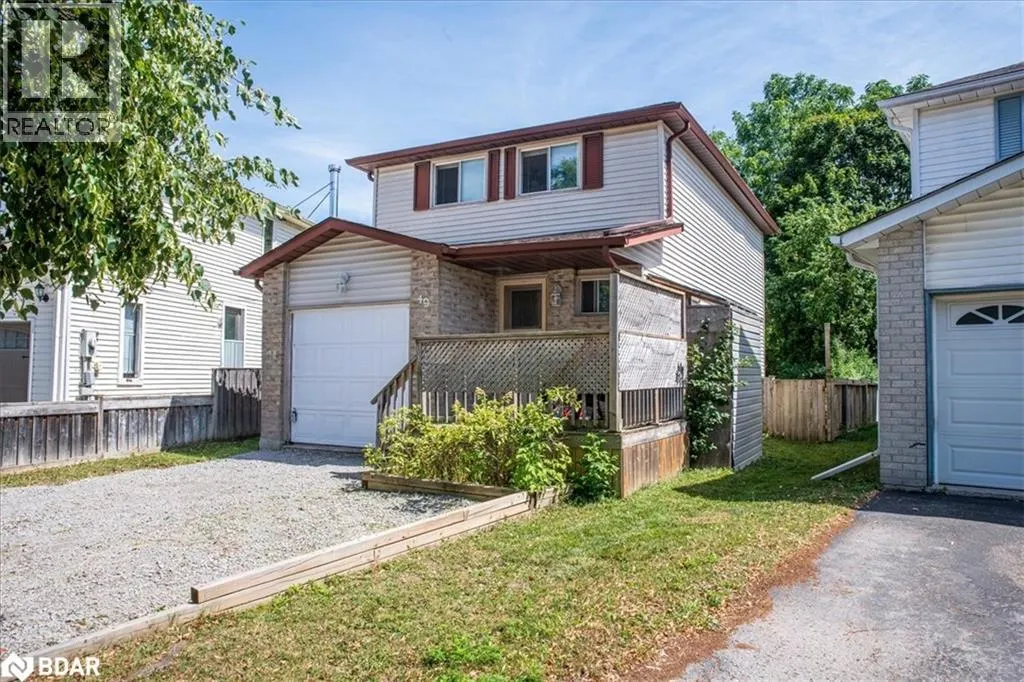 49 LAURIE Crescent