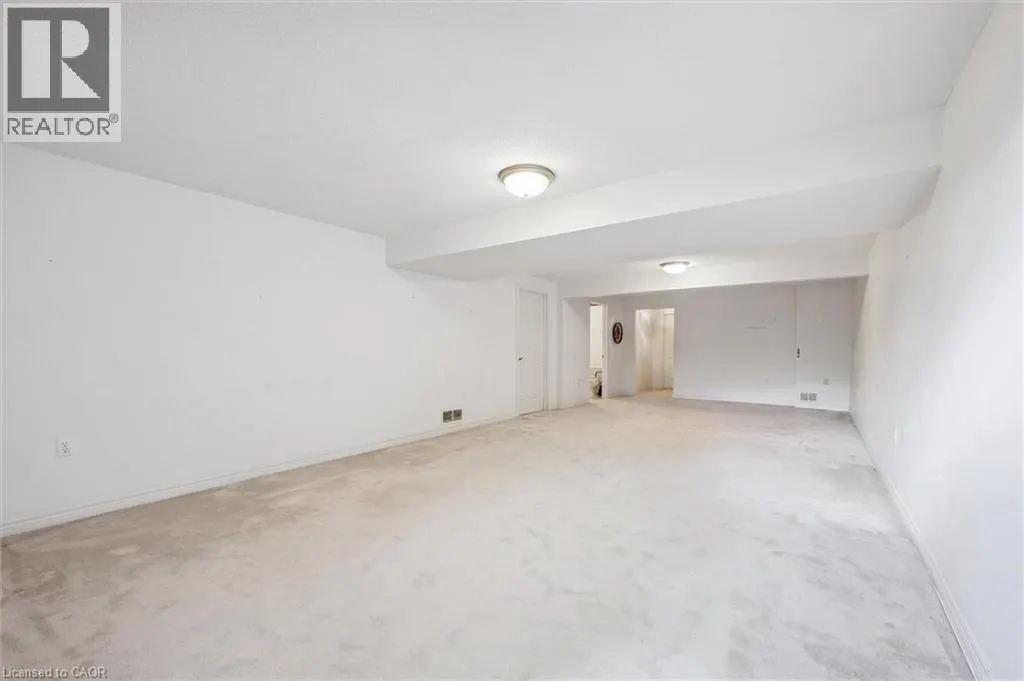 3 GARDENVIEW Court