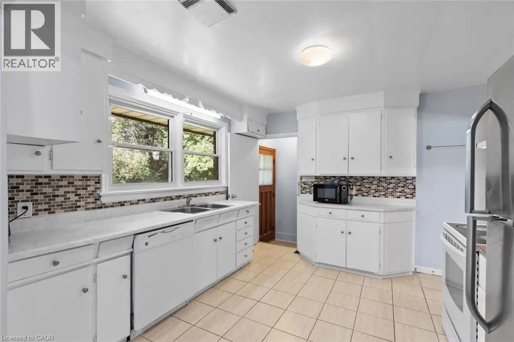 291 NEVILLE Drive