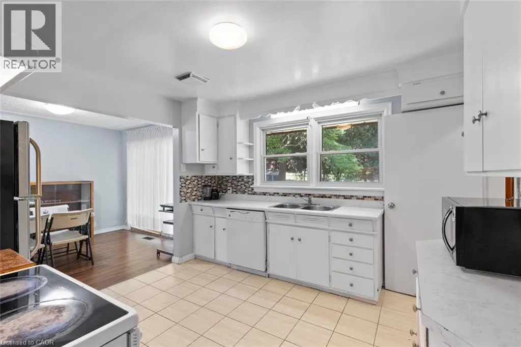 291 NEVILLE Drive