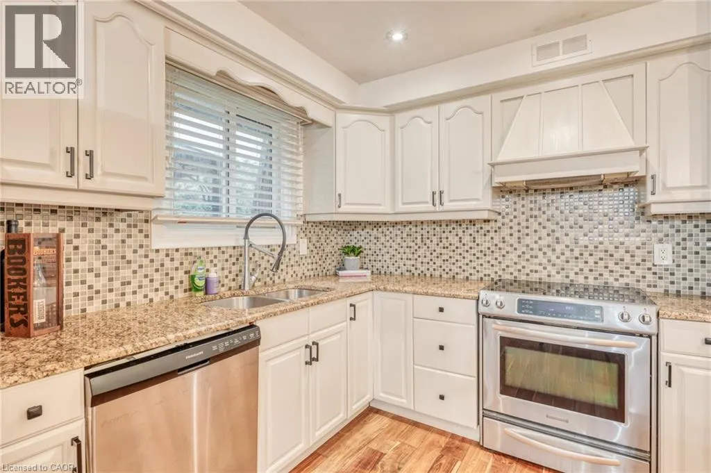 25 GLENVALE Drive