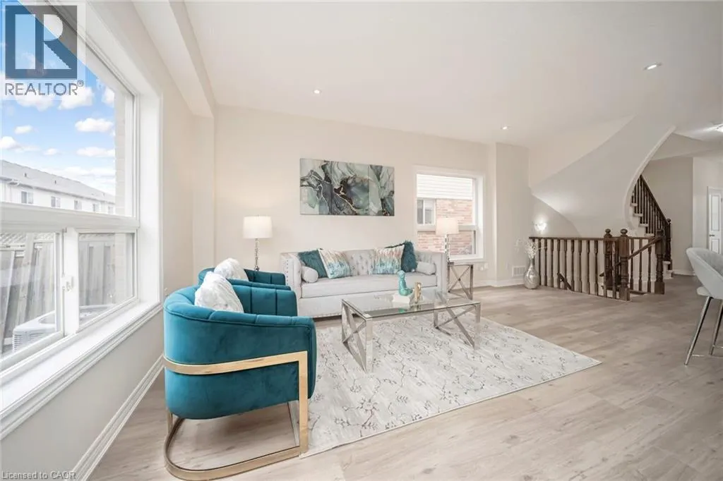 57 REDCEDAR Crescent