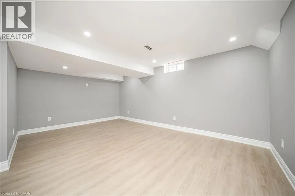 57 REDCEDAR Crescent